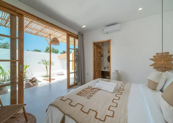 Villa Asin - New Tropical & Modern 3Br Central - Canggu Beach