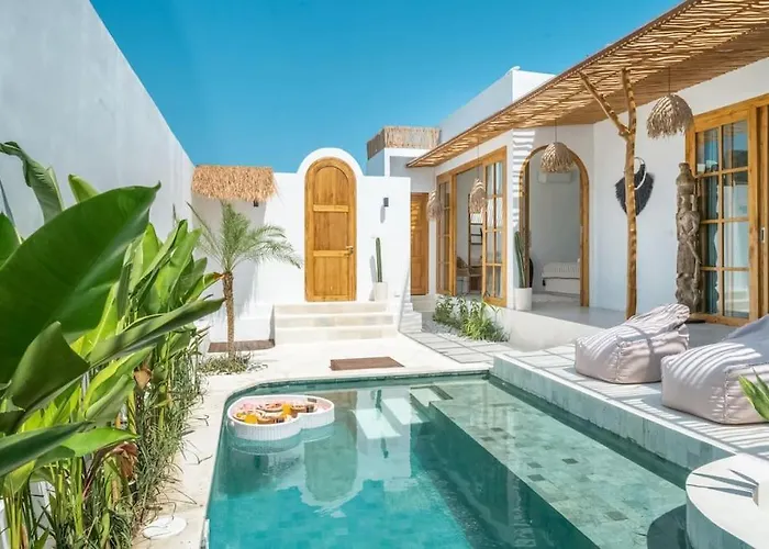 Villa Asin - New Tropical & Modern 3Br Central - Canggu Beach