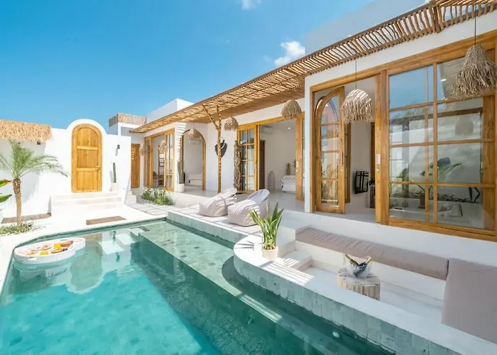 Villa Asin - New Tropical & Modern 3Br Central - Canggu Beach