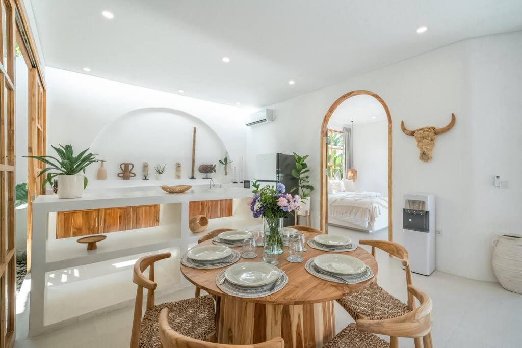 Asin - New Tropical & Modern 3br - Canggu (Bali)