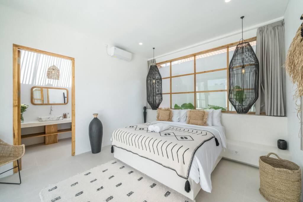 Villa Asin - New Tropical & Modern 3br - Canggu (Bali)